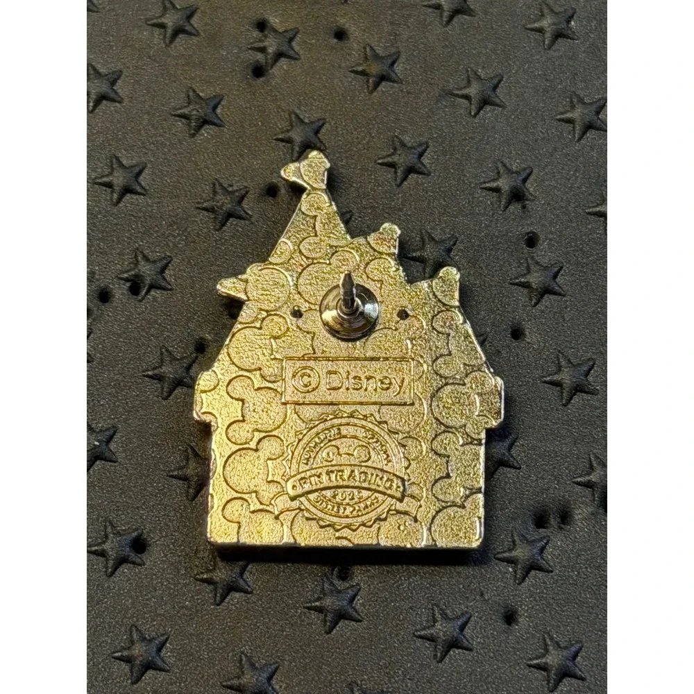 Walt Disney Pin Trading Cats & Dogs Mystery Dog House Castle Collectible Pin WDW - Picture 2 of 2
